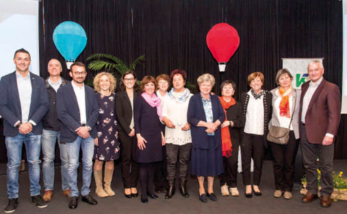 Der Vorstand mit dem Organisationsteam, dem Wirtschaftspr&#00252;fer Giuseppe Paulato (2. v. l.), Dr. Petra Obexer und Landesr&#00228;tin Waltraud Deeg (5. u. 6. v. l.)