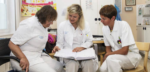 Il team con cuore, da sx.: Isabella Lechner, dott.ssa Evelin Hainz e Barbara Hofmann